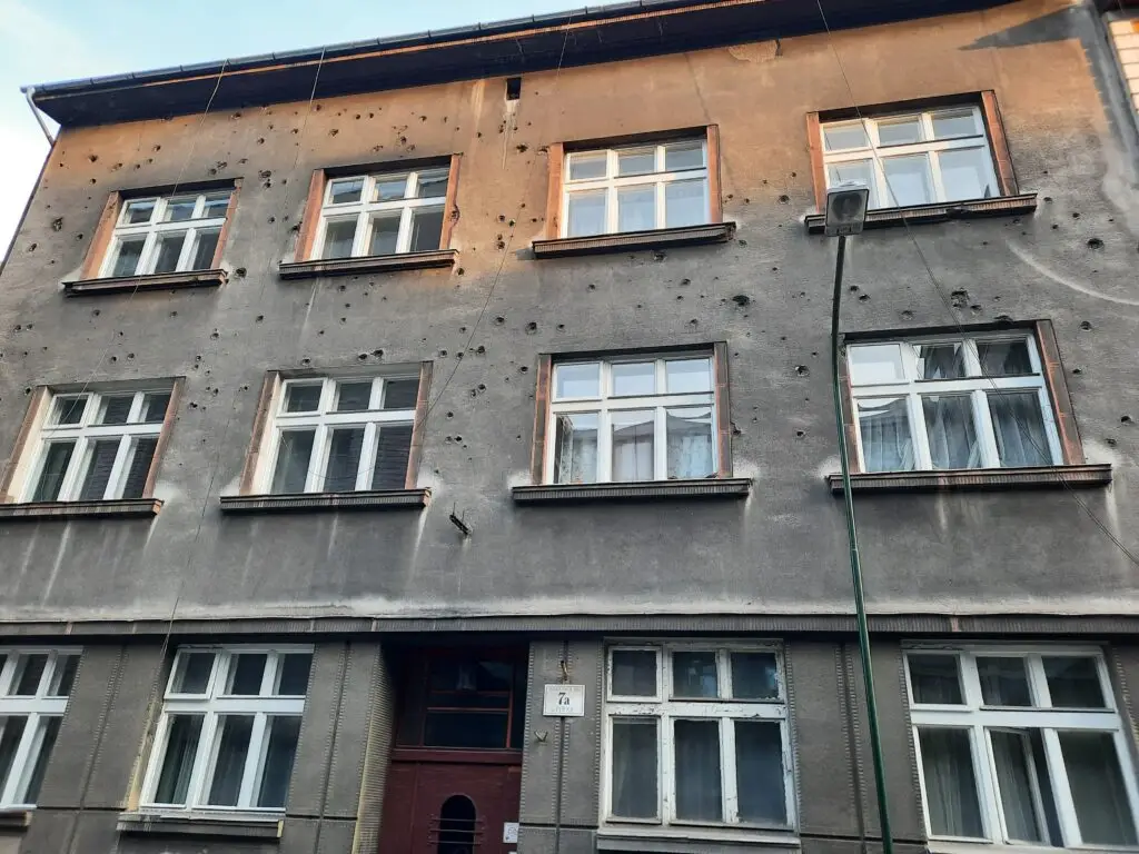 Casa con balas en el Gueto de Podgorze Cracovia , que ver en Cracovia en 3 días