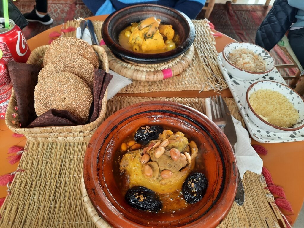 ¿Dónde comer en Marrakech? , restaurante con platos típicos de la comida marroquí